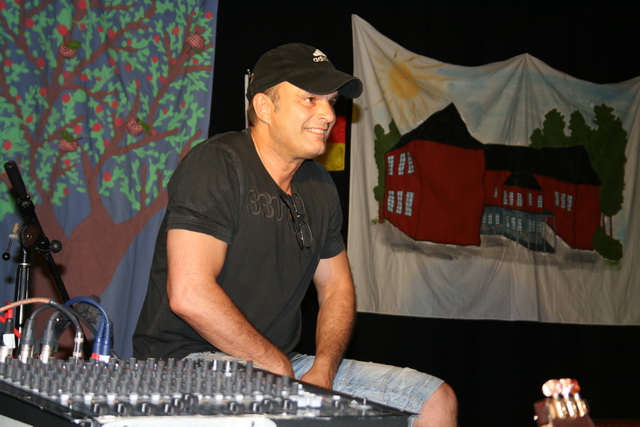 gal/2010/2010 Saitentwist Abschied Duererschule 9.7/2010 Saitentwist Duererschule Abschied 4.Kl. 9.Juli Im Coffee Cor 022.jpg